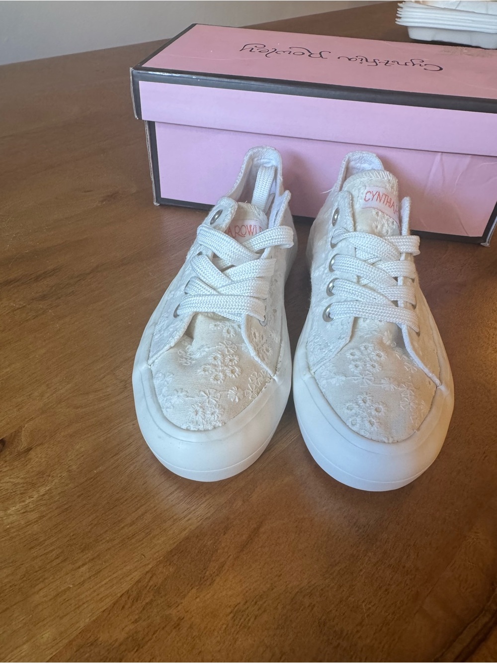 Kids Cynthia Rowley Ivory Embroidered Low-Top Sneakers